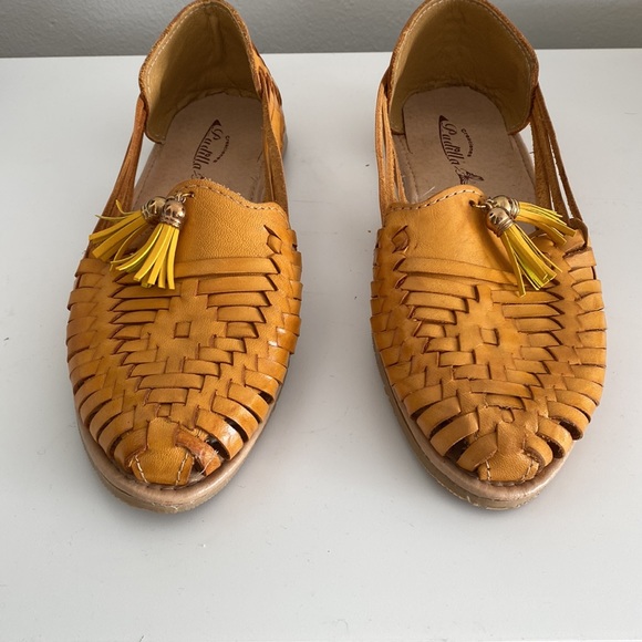 Women’s Huarache Sandal - Picture 2 of 9